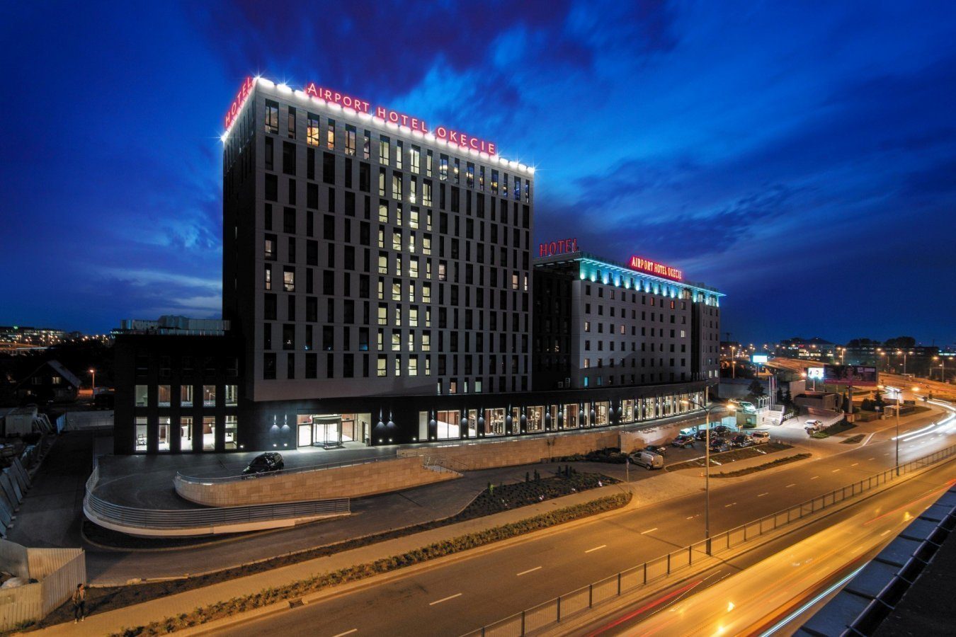 Fasada budynku Airoprt Hotel Okęcie